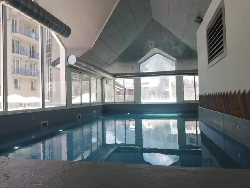 Appartement Prive Dans Residence Balneo Aladin 科特雷 外观 照片